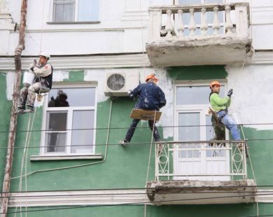 Поліція підозрює харківських комунальників у незаконному передпродажі 17 квартир