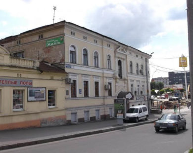 У міськраді віддали ремонт будинку по Бурсацькому узвозу підприємцю, який зареєструвався 12 днів тому