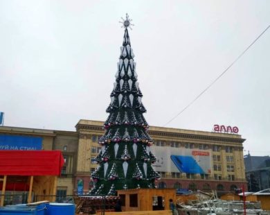 Після розслідування ХАЦ, АМКУ знайшов змову на тендері, де пиляли кошти на новорічній ялинці