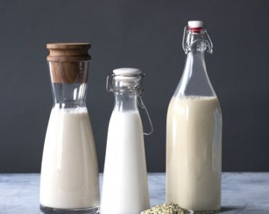Постачання молока у харківські школи за завищеними цінами: нові подробиці справи