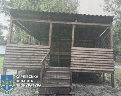 Чиновники адміністрації району Харкова самовільно захопили частину Олексіївського лугопарку та здавали альтанки для відпочинку