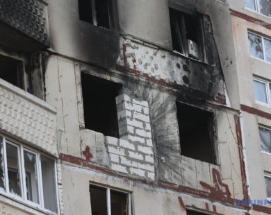 Півмільярда на відновлення Харкова: хто ремонтує житлові будинки після російських обстрілів