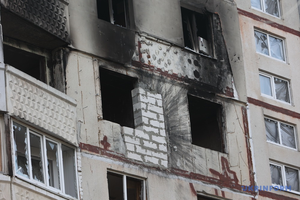 Півмільярда на відновлення Харкова: хто ремонтує житлові будинки після російських обстрілів