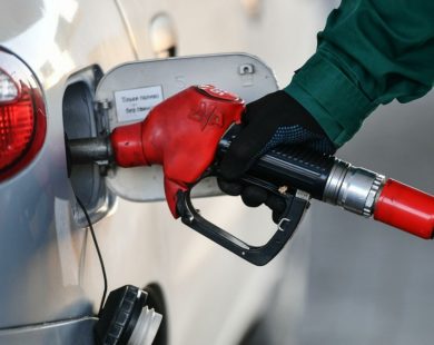Харківські комунальники задорого купують бензин, приховуючи ціни
