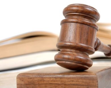 Суд закрив справу щодо посадовців “Шляхрембуду”, яких звинувачували у розкраданні асфальту. Коментар юриста ХАЦ