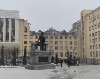 В Харкові замовили підготовку зруйнованої будівлі університету імені Бекетова, яка постраждала від російської ракети, до відновлення