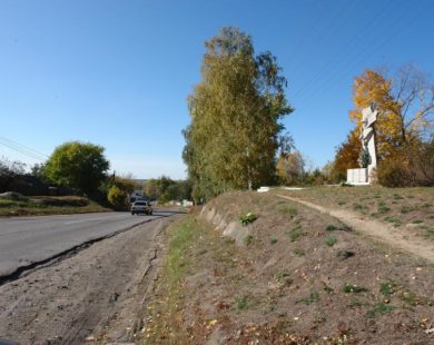 Солоницівська селищна рада замовила ремонт доріг з коштовним асфальтом у ФОПа, який створили менше двох тижнів тому