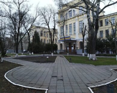 В адмінбудівлі ДБТУ у центрі Харкова планують облаштувати укриття