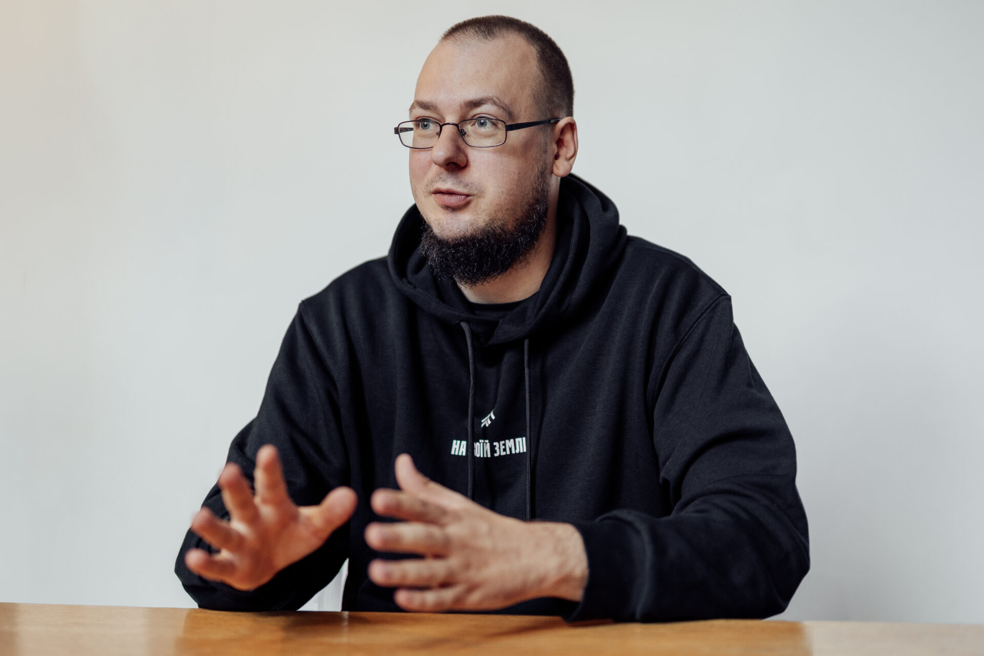 Харкову за меморіалізацію — 4 з 10. Хорунжий “Хартії” Вадим Поздняков про проблеми вшанування захисників та культуру пам’яті